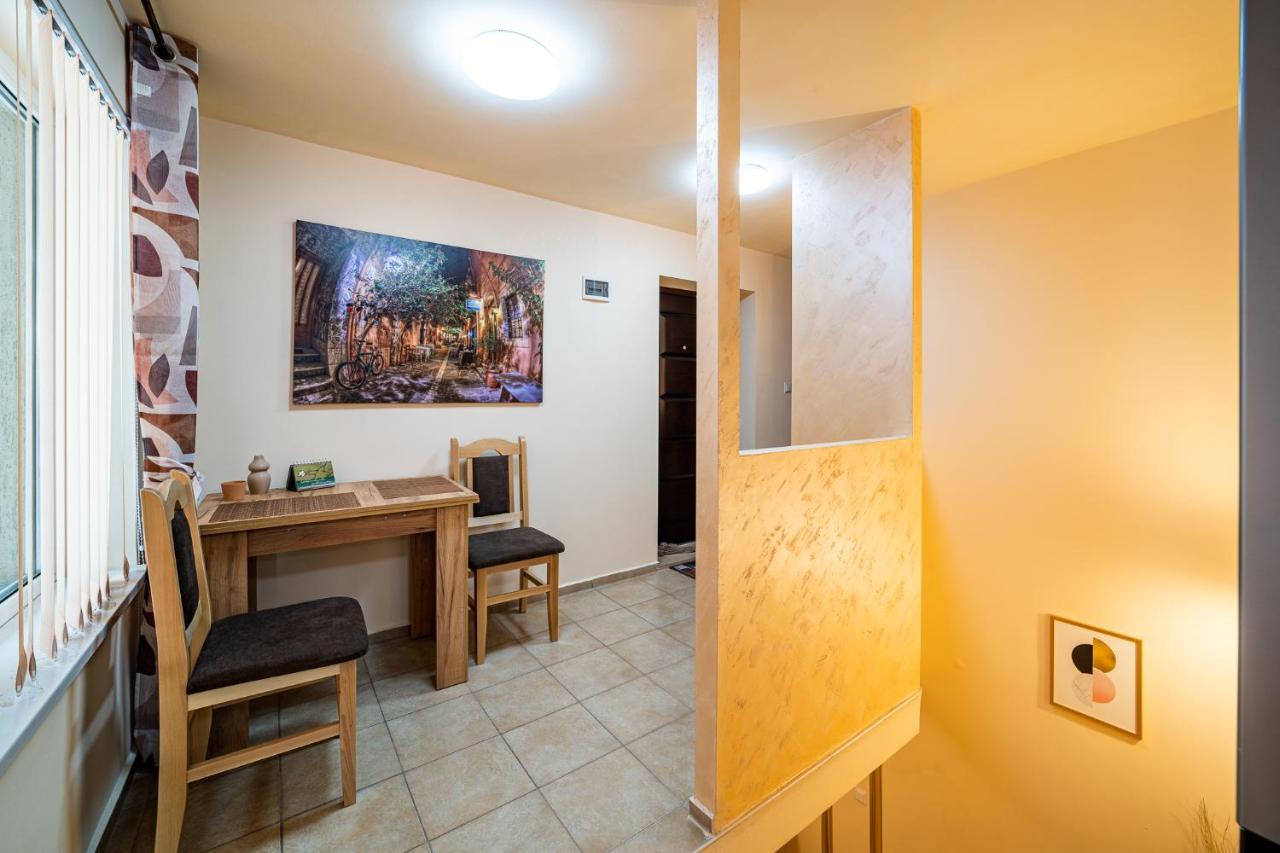 Abstract Apartment Warna Exterior foto