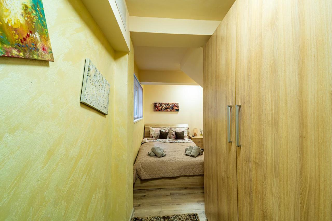 Abstract Apartment Warna Exterior foto
